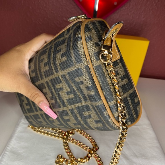 Vintage Fendi Zucca Crossbody - Picture 9 of 11